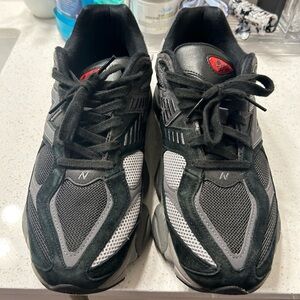New balance 9060 men’s size 11